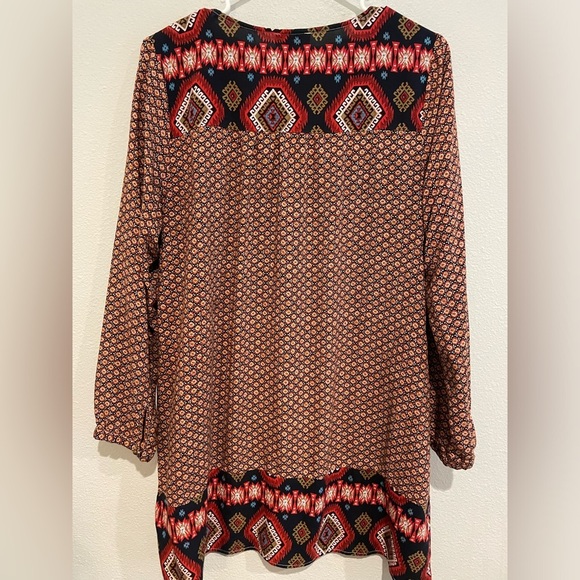 Women’s Umgee Tunic Blouse in Aztec Print Size M - Picture 6 of 6
